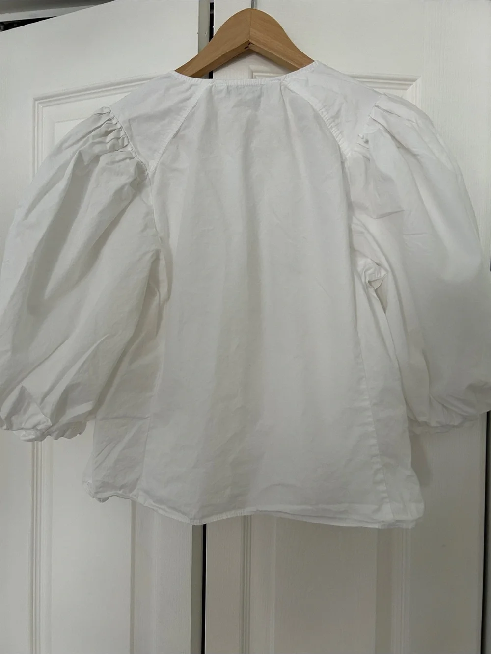 Zara White Puff Sleeve Cropped Button-Front Blouse